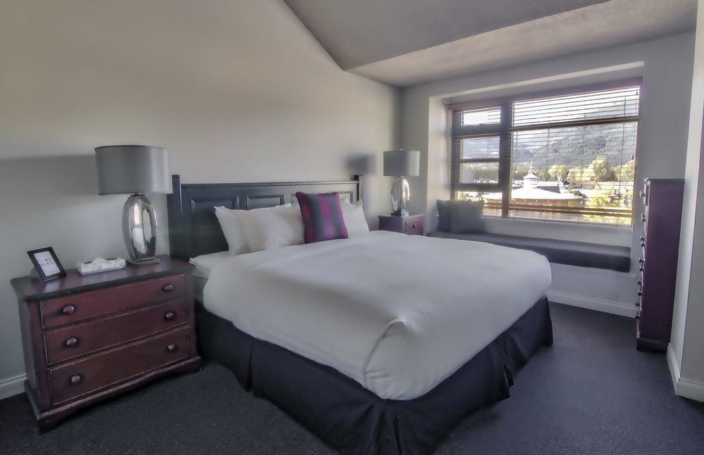 Carleton Aparthotel